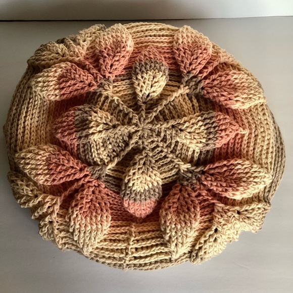 Brand New HANDMADE 3 D Leaf Crochet Shoulder Bag - Picture 7 of 10